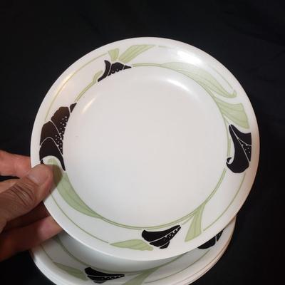 Corning Ware/Corelle "Black Orchid" Dish Set of Four W/ Oneida Flatware (K-KD)