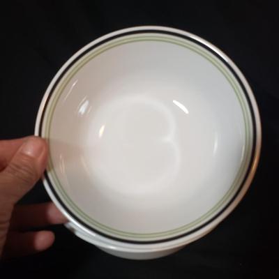 Corning Ware/Corelle "Black Orchid" Dish Set of Four W/ Oneida Flatware (K-KD)