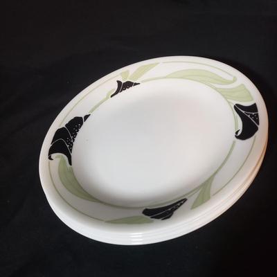 Corning Ware/Corelle "Black Orchid" Dish Set of Four W/ Oneida Flatware (K-KD)