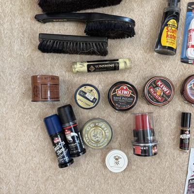 G518 Large Lot of Shoe Polish and Cleaning