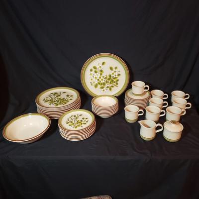 Retro Arita Fuji Tabletop Craftstone "Daphne" Dishes K-KD)