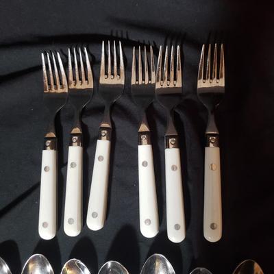 Mardi Gras Silverware Set & NIB Steak Knives (K-KD)