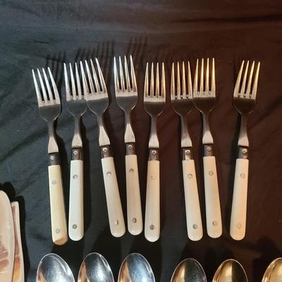 Mardi Gras Silverware Set & NIB Steak Knives (K-KD)