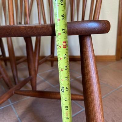 Solid Oak Pedestal Dining Table with Six Windsor Chairs
