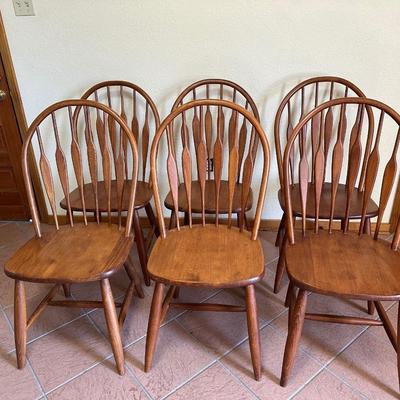 Solid Oak Pedestal Dining Table with Six Windsor Chairs