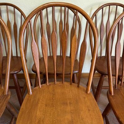 Solid Oak Pedestal Dining Table with Six Windsor Chairs