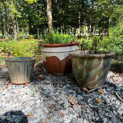 O991 Set Of Three Glazed Terracotta Pots