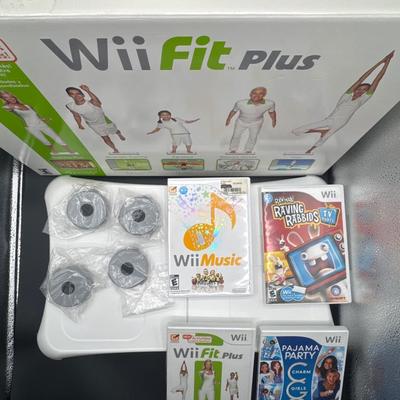 Wii Fit Plus Bundle