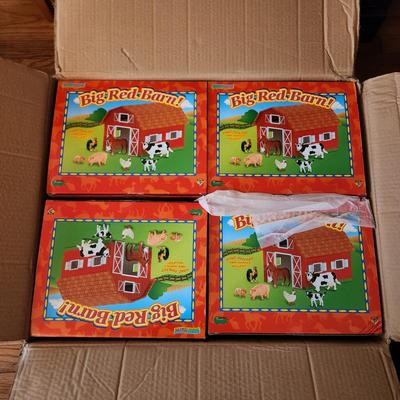 4 Safari Farm Big Red Barn! with animals NOS Toy