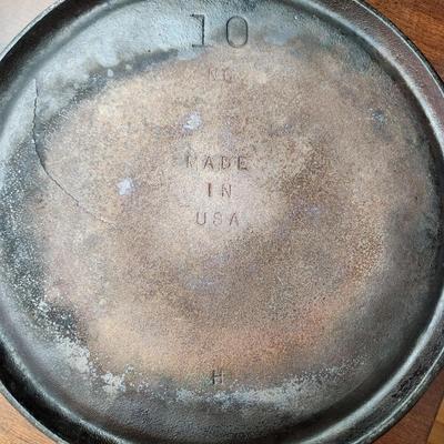 2 Cast Iron Pan No. 7 , No. 10 Griddle