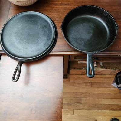 2 Cast Iron Pan No. 7 , No. 10 Griddle