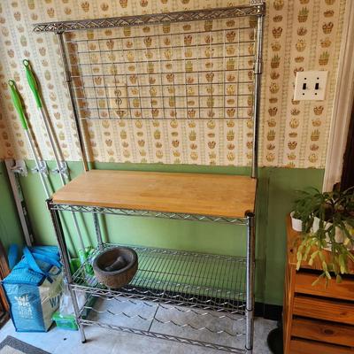 Heavy Duty Bakers Rack 36x14x62 Wine Rack on Lower Shelf