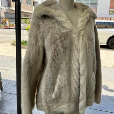 Sale Photo Thumbnail #64: Emilio Gucci Vintage Blond Mink Ladies Fur Coat tagged with Herberts of San Francisco White Fur is in great condition, satin  lining has a rip. Contrast lapel and pockets.I have no proof, that this is a real Gucci, there is no serial number as the jacket 