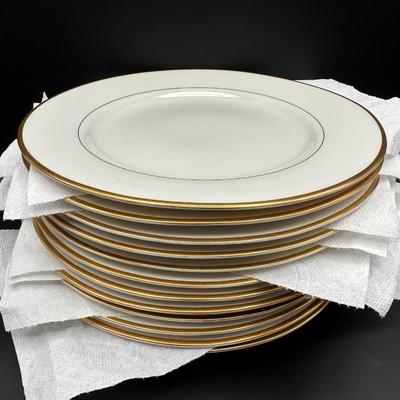Jackson China “Featherweight” Dinnerware Set
