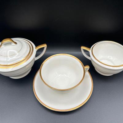 Jackson China “Featherweight” Dinnerware Set