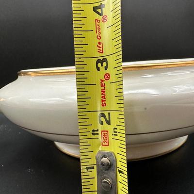 Jackson China “Featherweight” Dinnerware Set