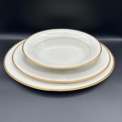 Jackson China “Featherweight” Dinnerware Set