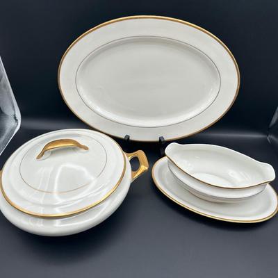 Jackson China “Featherweight” Dinnerware Set