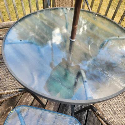 Round Patio Table 4 Chairs Umbrella Side Table 40" Diameter Side Table 20x20