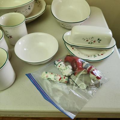 Pfaltzgraff Winterberry China lot Many with boxes
