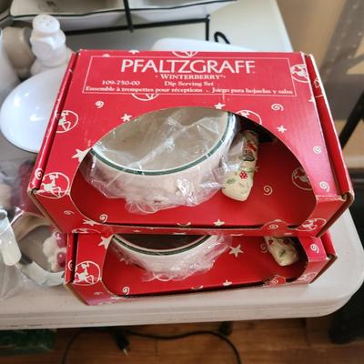 Pfaltzgraff Winterberry China lot Many with boxes
