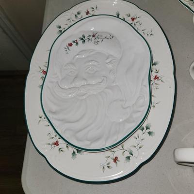 Pfaltzgraff Winterberry China lot Many with boxes