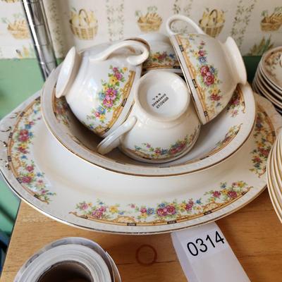 Lot of Geogian Dinnerware U.S.A. Plates Bowls Cups & Saucers, Server ,