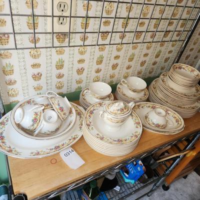 Lot of Geogian Dinnerware U.S.A. Plates Bowls Cups & Saucers, Server ,