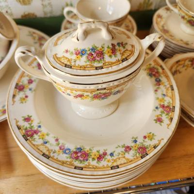 Lot of Geogian Dinnerware U.S.A. Plates Bowls Cups & Saucers, Server ,