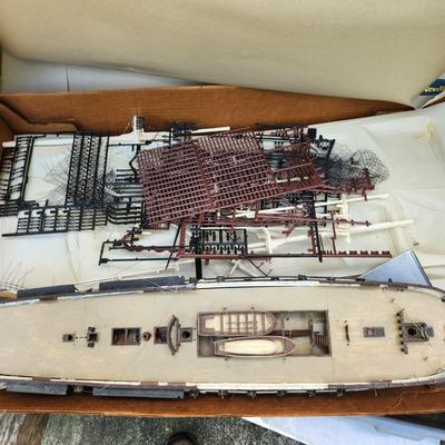 4 Vintage Models Star Trek U.S.S. Reliant , Star Wars, USS Enterprise, U.S.S. Constitution, Open Boxes for parts