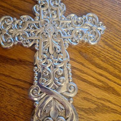 Wall cross