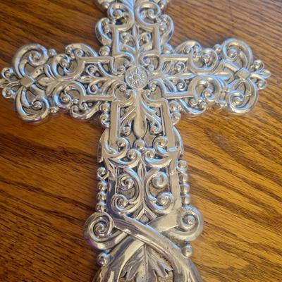 Wall cross