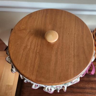 2 Vintage Longaberger Baskets w Lids 2002 1 with cooler
