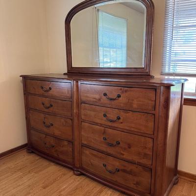 Kincaid Solid Wood Dresser with Eight Drawers