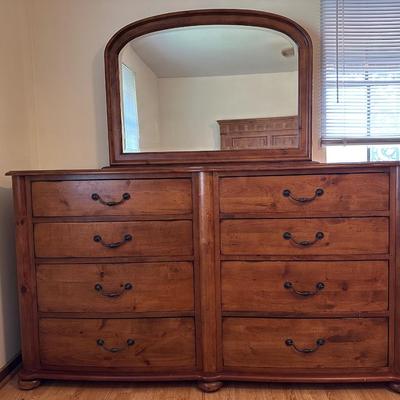 Kincaid Solid Wood Dresser with Eight Drawers