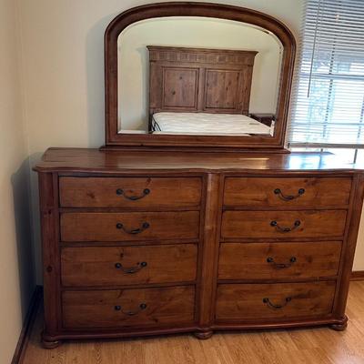 Kincaid Solid Wood Dresser with Eight Drawers