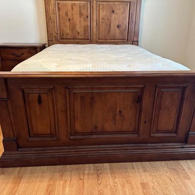 Kincaid Queen Solid Wood Bed Frame and Nightstand
