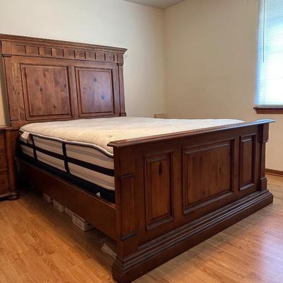 Kincaid Queen Solid Wood Bed Frame and Nightstand
