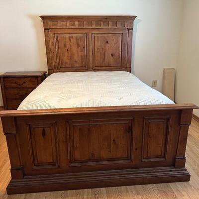 Kincaid Queen Solid Wood Bed Frame and Nightstand
