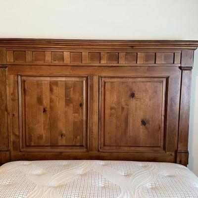 Kincaid Queen Solid Wood Bed Frame and Nightstand