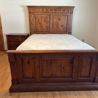 Kincaid Queen Solid Wood Bed Frame and Nightstand