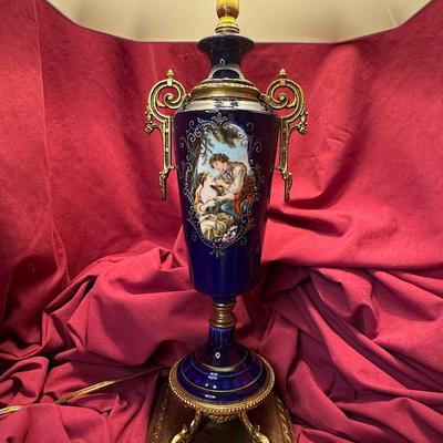 Vintage MCM Cobalt Blue Porcelain Urn Lamp – Hand-Painted Cherubs, Brass Base, Vintage 1950s