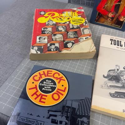 A whole bunch of Antique and Collectible Guides