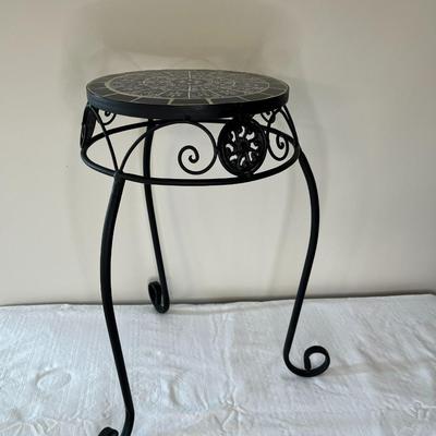 Black Metal and Ceramic Plant Stand (LR)