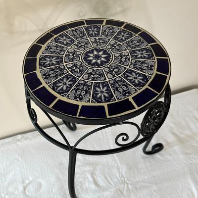 Black Metal and Ceramic Plant Stand (LR)