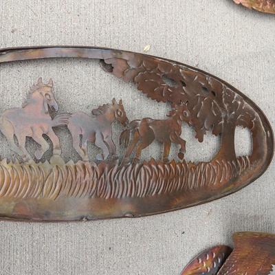 METAL/TIN WALL HUNG ART