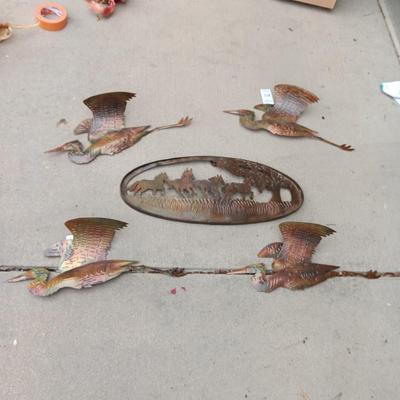 METAL/TIN WALL HUNG ART