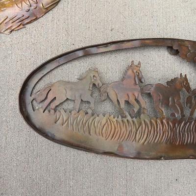 METAL/TIN WALL HUNG ART
