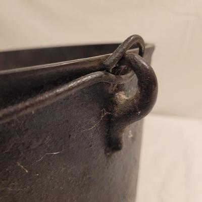 Cast Iron Fair Day and DeKlyne Footed Dutch Oven (FE-EL)