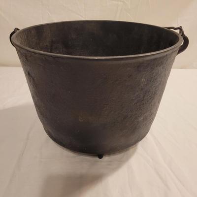 Cast Iron Fair Day and DeKlyne Footed Dutch Oven (FE-EL)